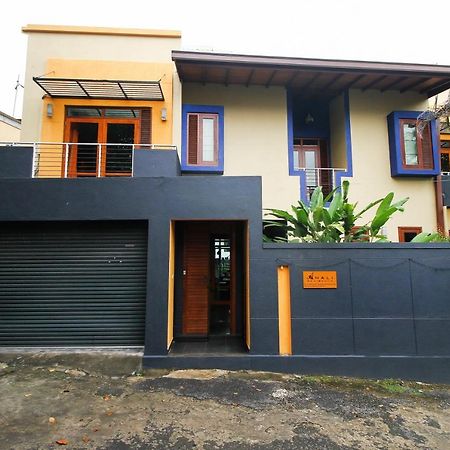 נוגגודה Oyo 437 Amali Residence מראה חיצוני תמונה