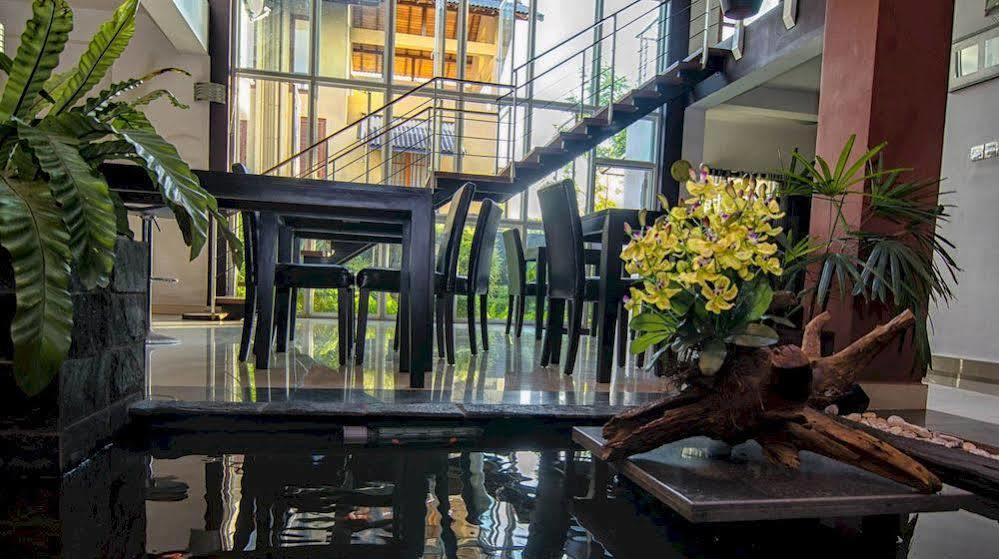 נוגגודה Oyo 437 Amali Residence מראה חיצוני תמונה